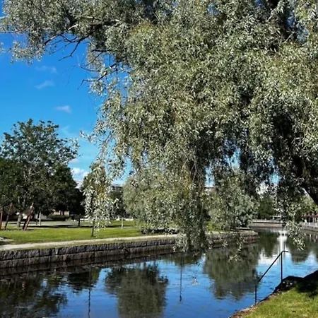 Kaksio Kanaalin Partaalla * Rauma