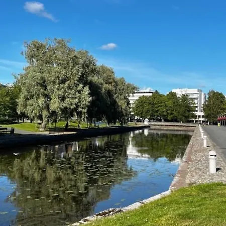 Kaksio Kanaalin Partaalla *