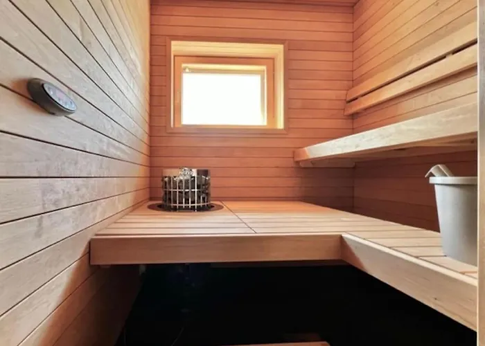 Kaksio Kanaalin Partaalla *